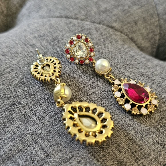 Red earings - Picture 5 of 5